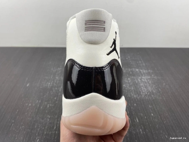 AR0715-101 11 Neapolitan Jordan Air 1119